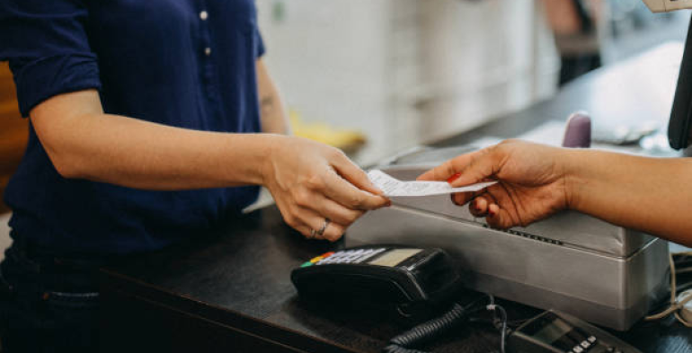 Ripetute irregolarità nella registrazione delle operazioni commerciali e lesione del vincolo fiduciario