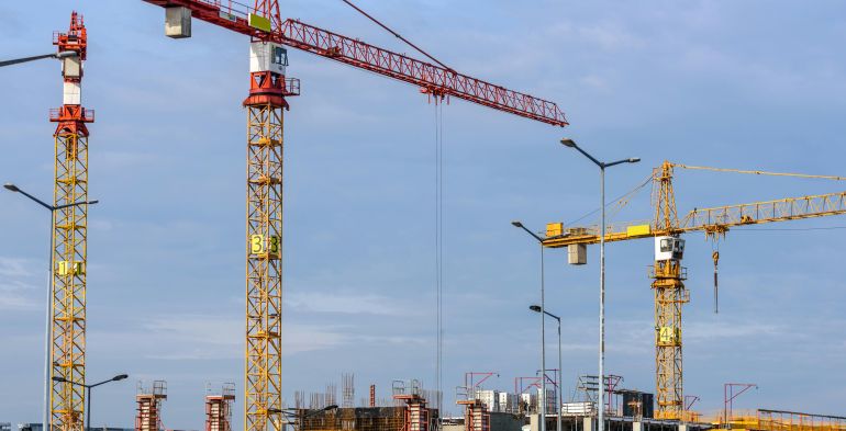 Equivalenza CCNL negli appalti pubblici: il giudizio di congruità deve essere complessivo