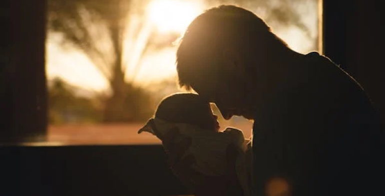 Più esteso il congedo parentale indennizzato all’80 per cento