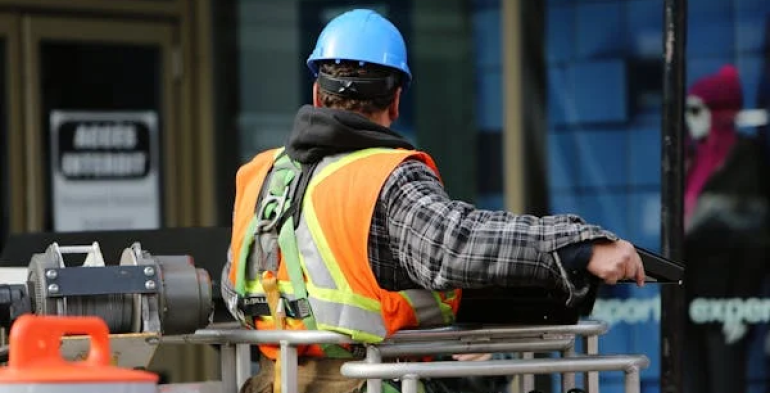 Lavoratore infortunato infrange Psc: non responsabile il datore