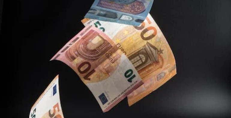 Retribuzione riducibile anche se non cambiano le mansioni