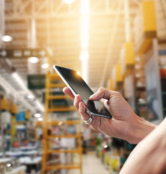 Licenziamento legittimo per l’uso dello smartphone durante l’attività lavorativa