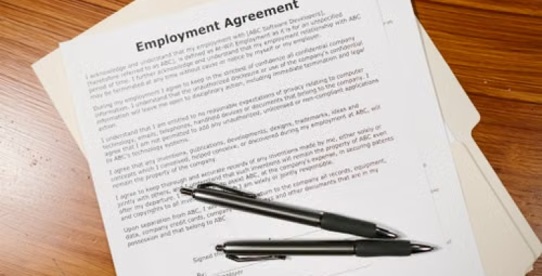 Il datore di lavoro che non applica i contratti collettivi deve comunque garantire l’informazione e la consultazione sindacale