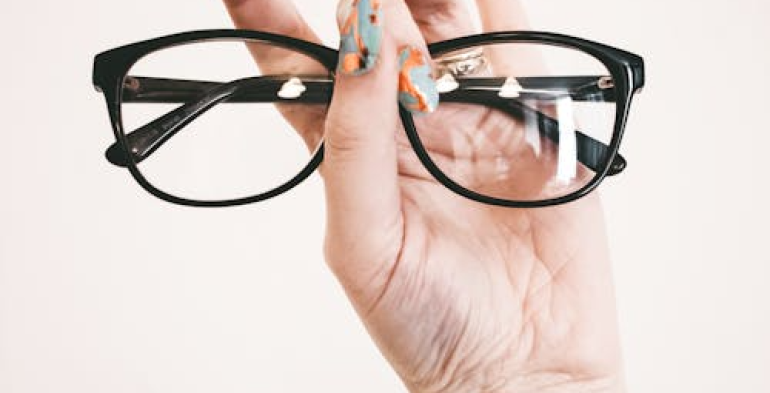 Smart glasses in azienda: rischi tra diritto del lavoro, privacy e segreto industriale