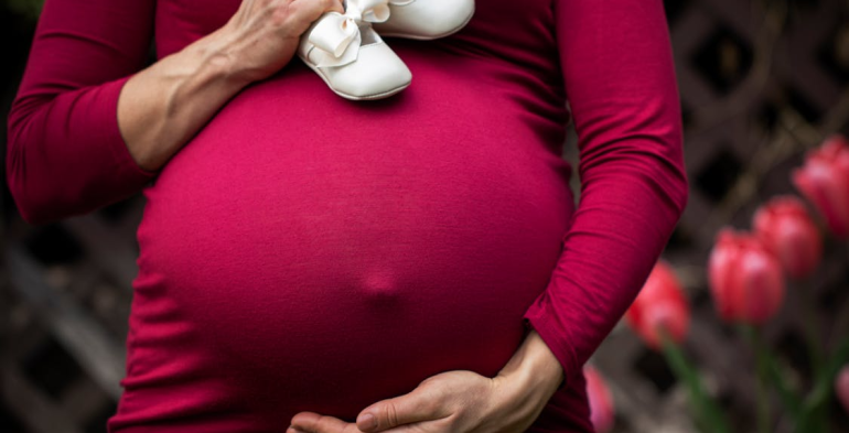 Spetta al datore valutare una diversa mansione per la dipendente in gravidanza