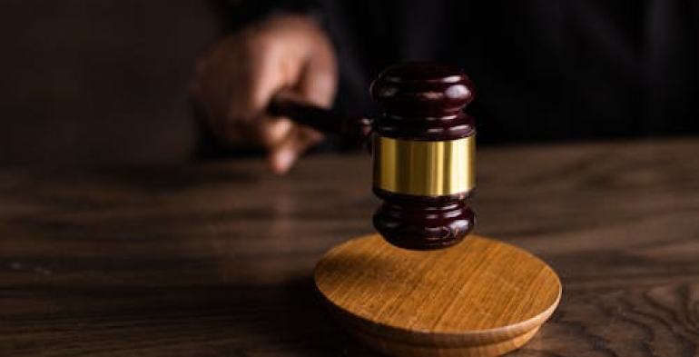 Presunzione di conoscibilità della comunicazione di licenziamento e impugnazione