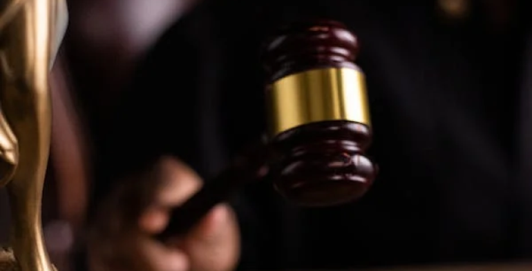 Lettere minatorie all'azienda: mancanza di una prova certa
