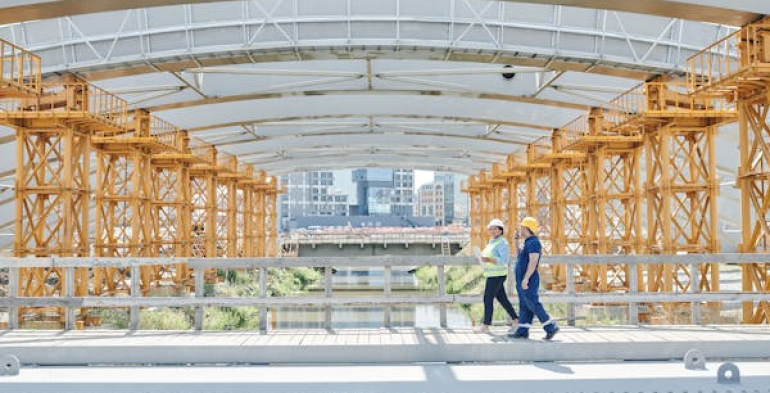 Lesioni colpose: personale non specializzato per lavori in quota