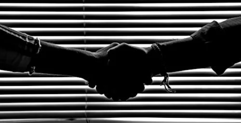 Nullo il patto di non concorrenza che impedisca lo svolgimento di qualsiasi attività