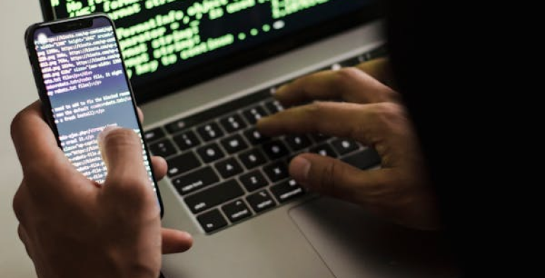 Uso abusivo del sistema informatico di compagnie telefoniche