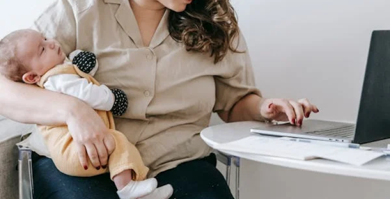Congedo parentale: licenziato chi non si occupa del figlio