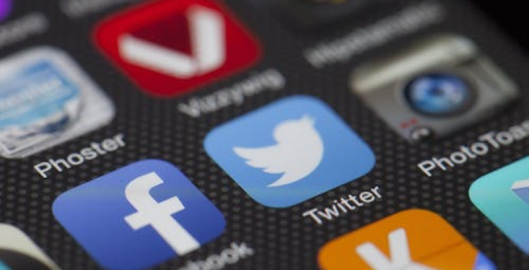 Social media e libertà di critica: limiti, rischi e policy preventive