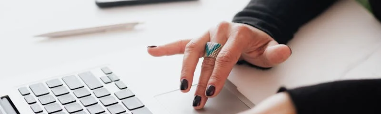 Nella valutazione della legittimità del licenziamento vanno considerati i comportamenti contestati nel complesso