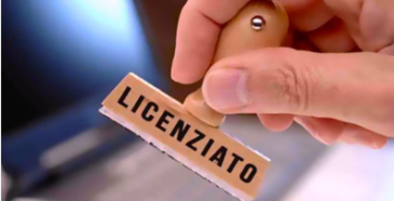 Dipendente firma il suo licenziamento senza saperlo