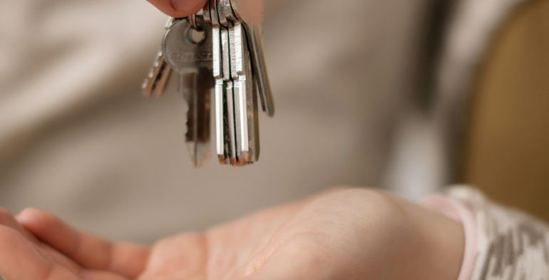 Cessione di ramo d’azienda, se prevale la manodopera il dissenso blocca il trasferimento