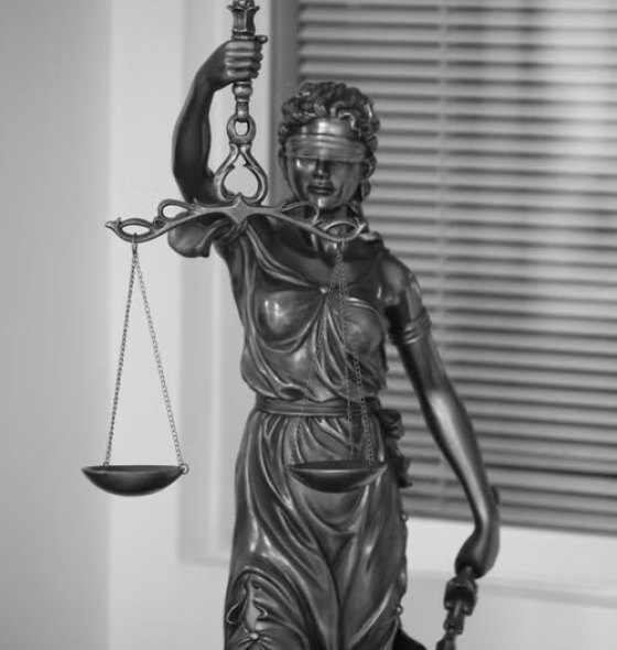 Licenziamento legittimo se la falsa testimonianza compromette la fiducia