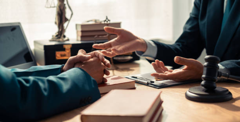 Illegittimo il recesso se la contestazione dell’addebito non consente di esercitare il diritto di difesa