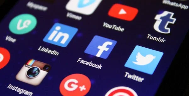 Licenziato il lavoratore che denigra il datore sui social