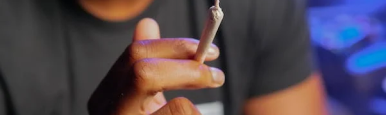 Hashish in pausa pranzo e licenziamento