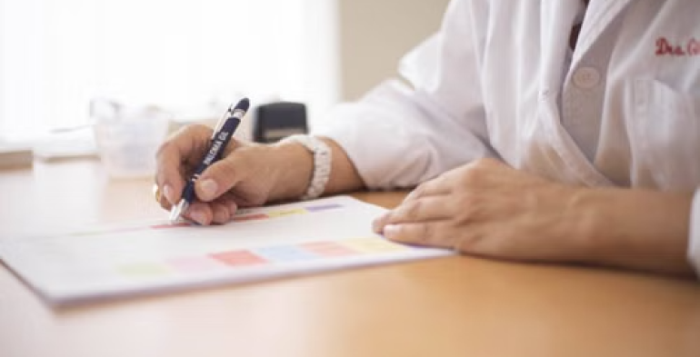 Licenziamento disciplinare per simulazione malattia: in caso di certificato attestante patologia psichica necessario accertamento medico-legale