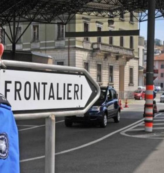 Frontalieri: ok all'indennità di maternità alle stesse condizioni della lavoratrice che svolge la prestazione in Italia
