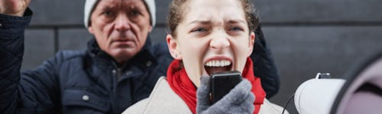 Sciopero logistica trasporto merci: applicabile la disciplina sui servizi essenziali