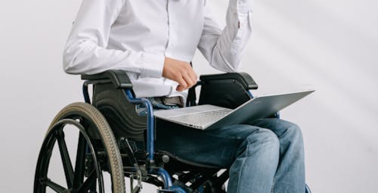 Obbligo di assumere disabili assolto anche mediante somministrazione