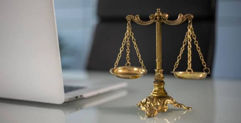 Il lavoratore non può agire in giudizio per costringere gli enti previdenziali all’azione di recupero dei contributi omessi