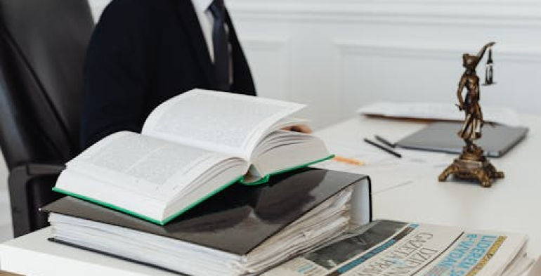 Posticipare il giorno di riposo non comporta il risarcimento del danno da usura psico-fisica