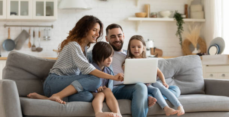 Assegno unico e congedi: sostegno alle famiglie nel 2023