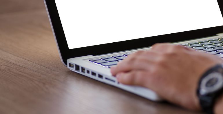 Controlli sui pc dei dipendenti e applicazione di sanzioni disciplinari per condotte non conformi