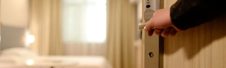 Affittare agli immigrati stagionali senza rispettare le regole