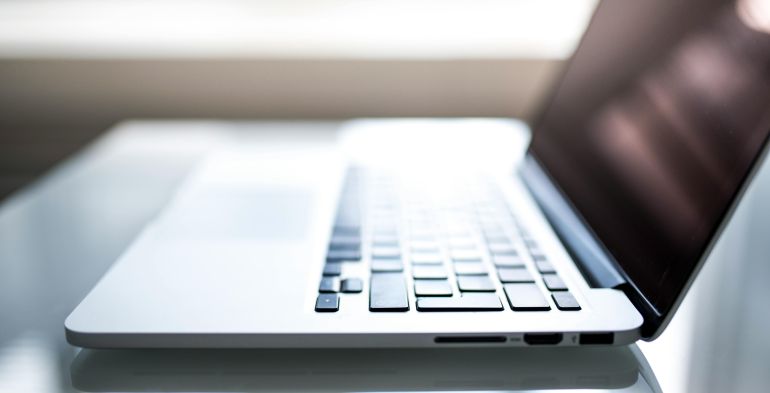 PC aziendale: il controllo è legittimo solo dopo un 