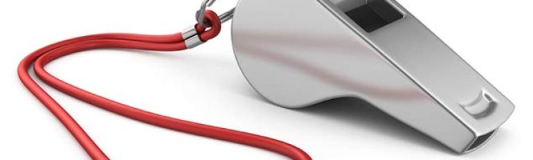 Danno morale alla dipendente vittima per whistleblowing