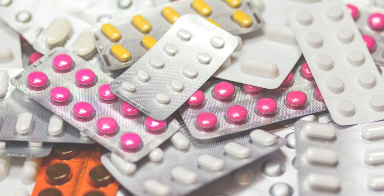 Malattia simulata, solo il medico legale può disconoscere il certificato