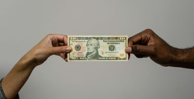 Compenso forfettario per lavoro straordinario: quando può divenire superminimo