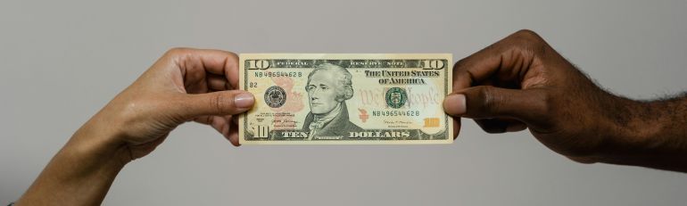 Compenso forfettario per lavoro straordinario: quando può divenire superminimo