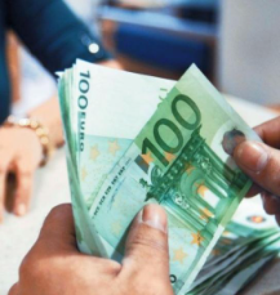 Sanzionata ogni erogazione della retribuzione in contanti