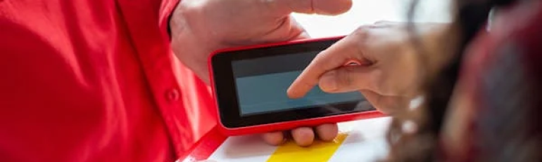 Legittimo il licenziamento del postino con patente scaduta