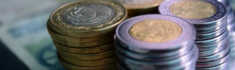 I compensi indebiti fanno uscire dal forfettario, anche se restituiti l’anno seguente