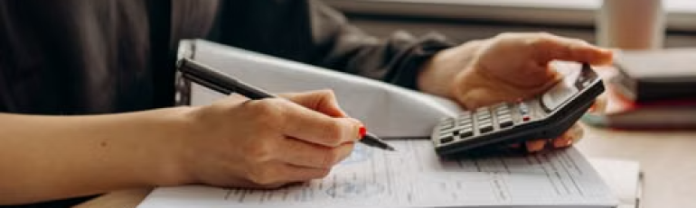 Invalidità civile: ai fini dell’assegno conta il reddito al lordo delle imposte