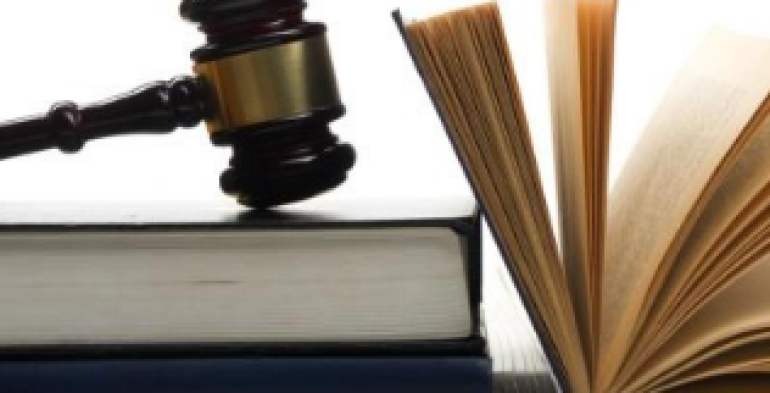 Il coniuge separato che rinuncia al mantenimento può chiedere l'assegno sociale?