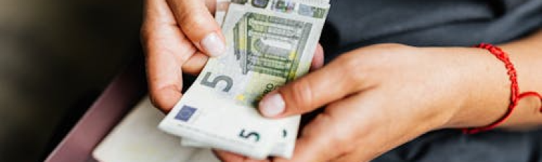 Equivalenza tra contratti non significa stessa retribuzione